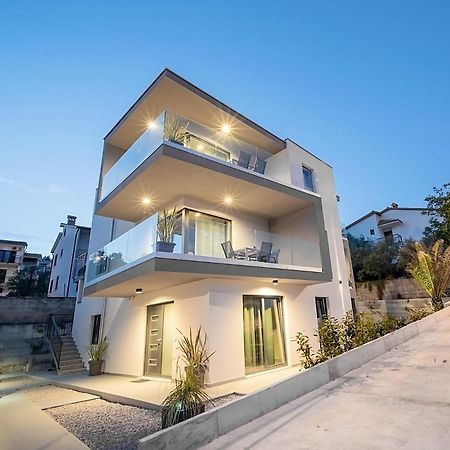 Villa Apartments Lela Рабац Екстер'єр фото