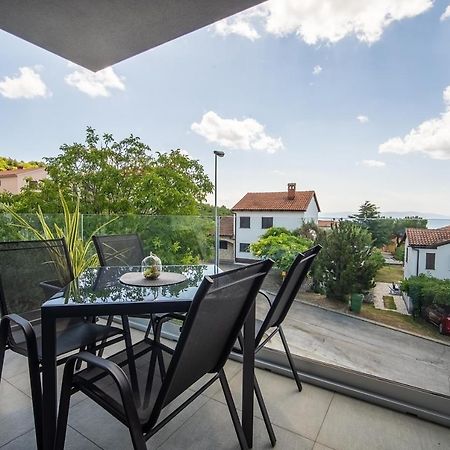 Villa Apartments Lela Рабац Екстер'єр фото
