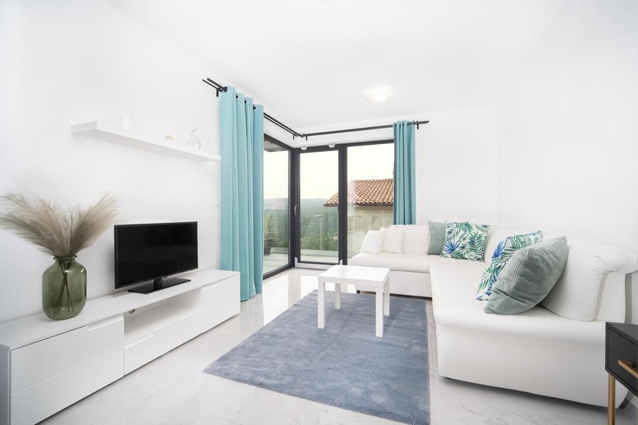 Villa Apartments Lela Рабац Екстер'єр фото