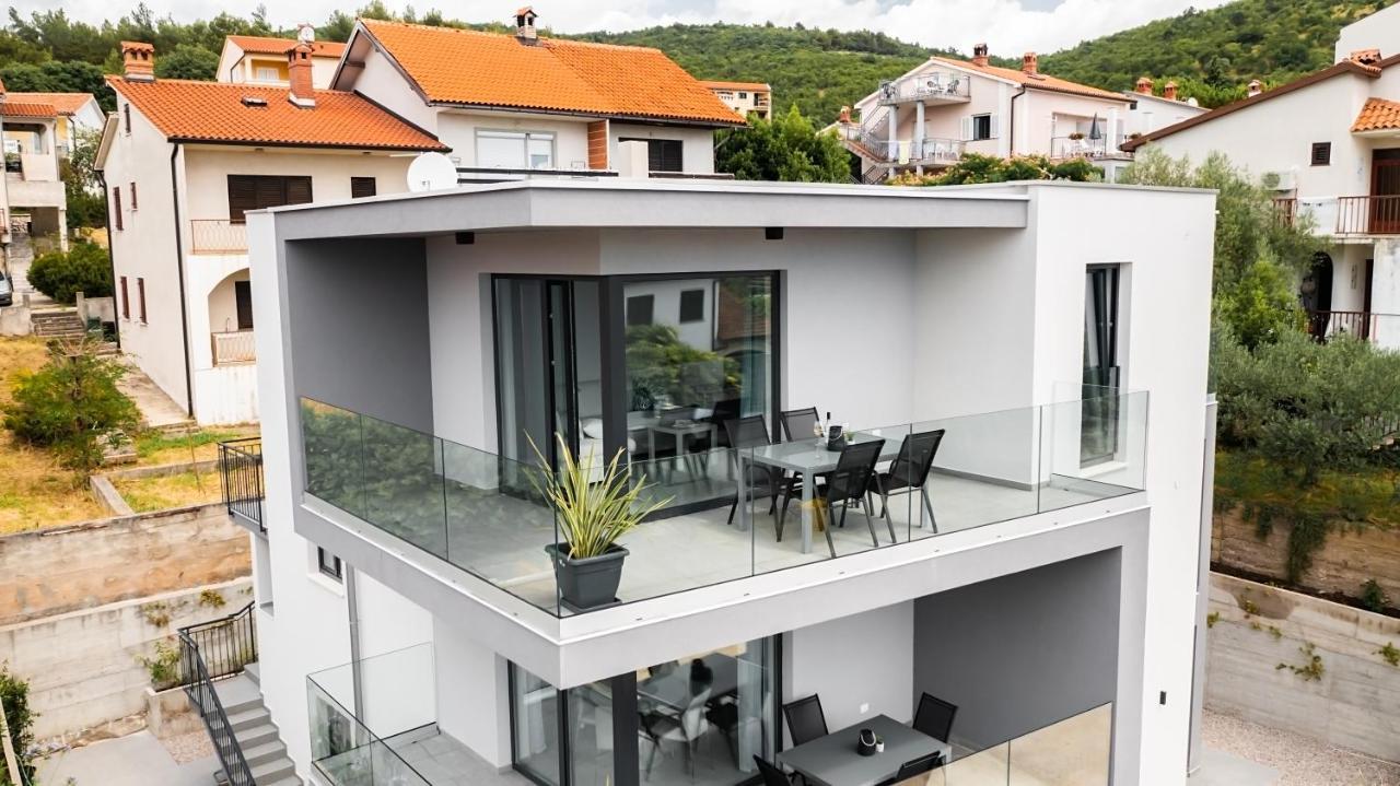 Villa Apartments Lela Рабац Екстер'єр фото