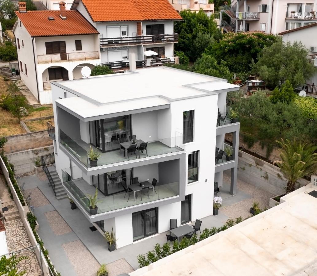 Villa Apartments Lela Рабац Екстер'єр фото