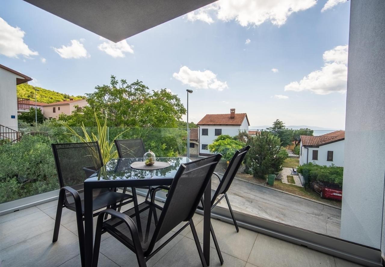 Villa Apartments Lela Рабац Екстер'єр фото