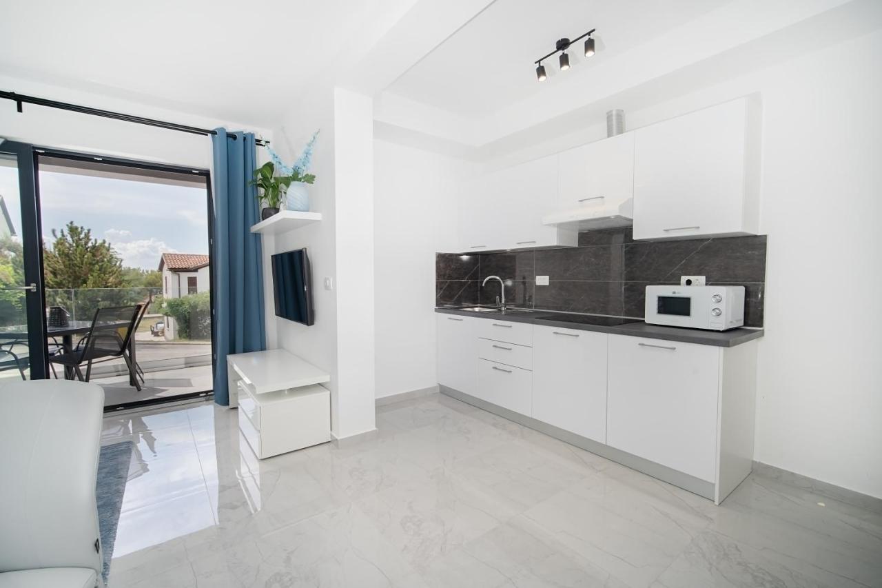 Villa Apartments Lela Рабац Екстер'єр фото