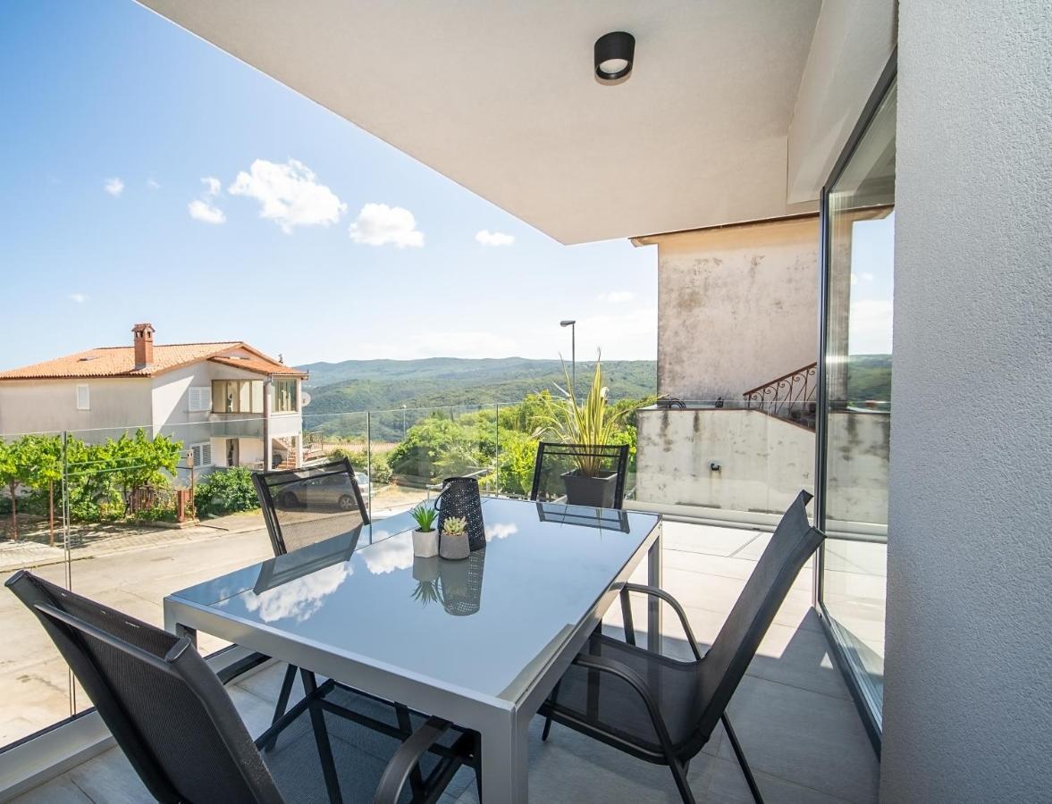 Villa Apartments Lela Рабац Екстер'єр фото